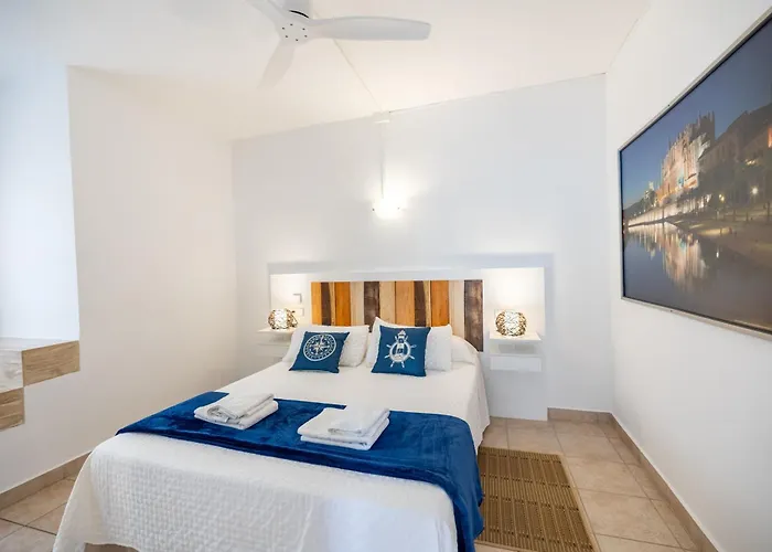 Hostal Doris - Adults Only